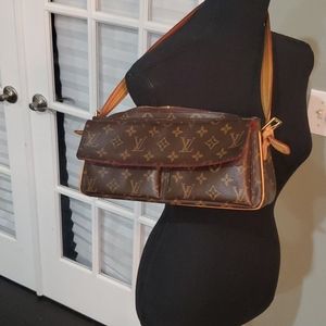 Louis Vuitton signature bag